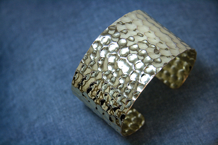 Olena Bilyk: Bracelet